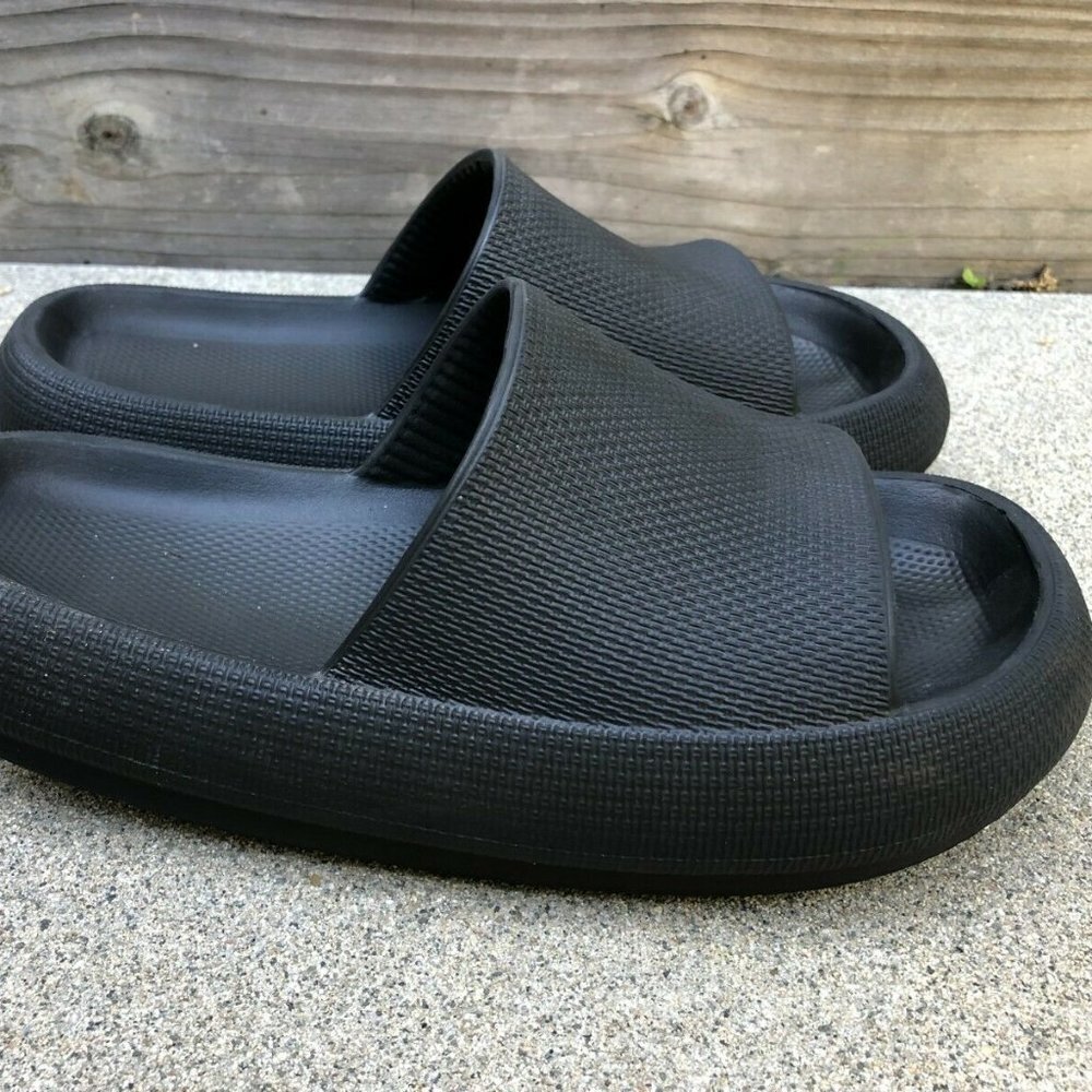 Women's Cushion Curved Sandals Black Slip On Sz 7 40-41 EU Thick Soles​​​​​​​